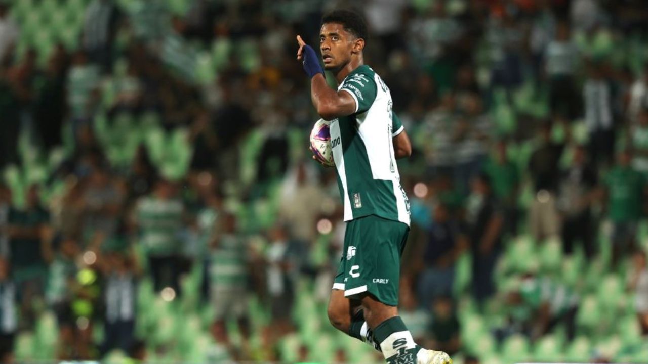 Santos Laguna hace oficial la llegada de otro delantero para el torneo Clausura 2025