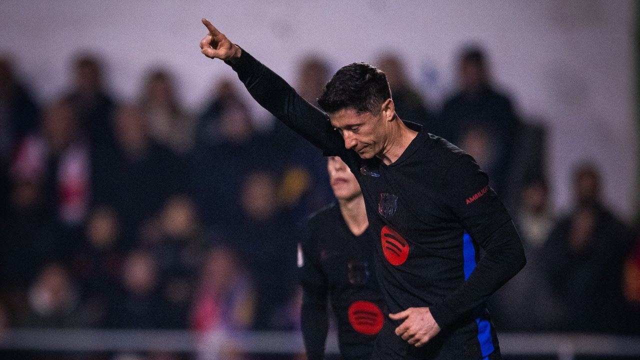 Barcelona golea al Barbastro y avanza sin complicaciones en Copa Rey