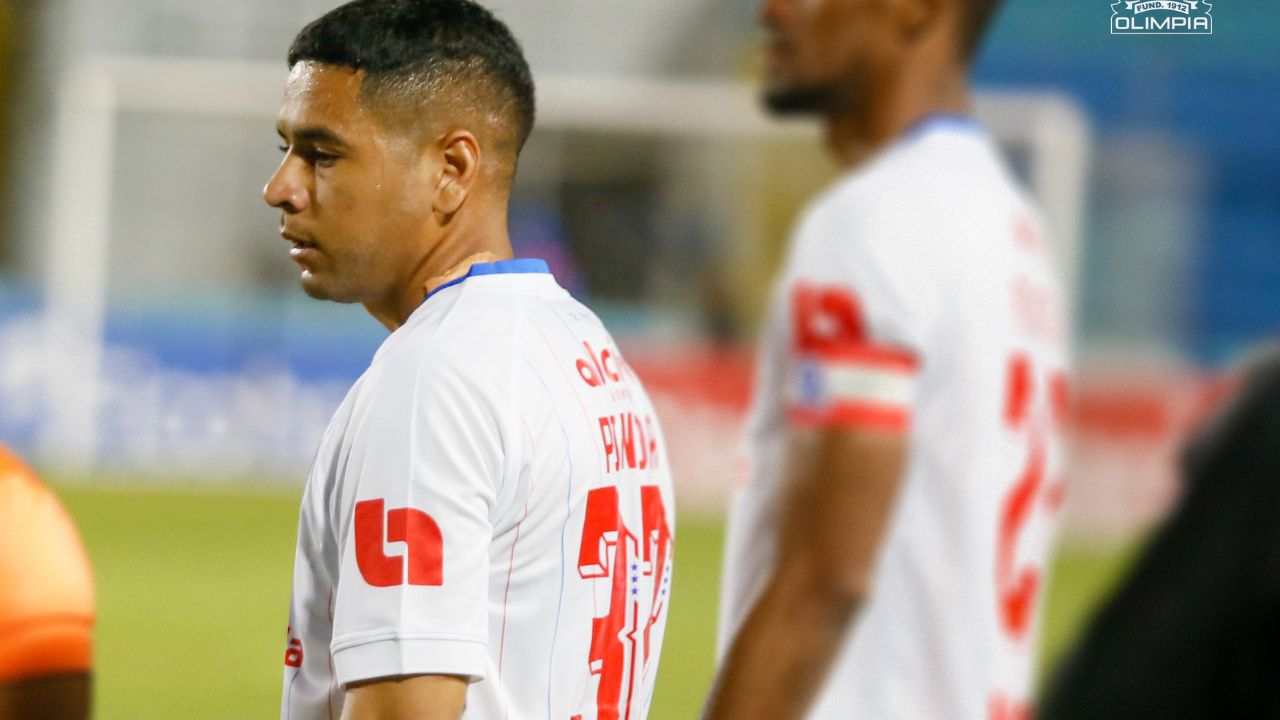 Carlos Pineda pide paciencia tras resultados de Olimpia con Eduardo Espinel