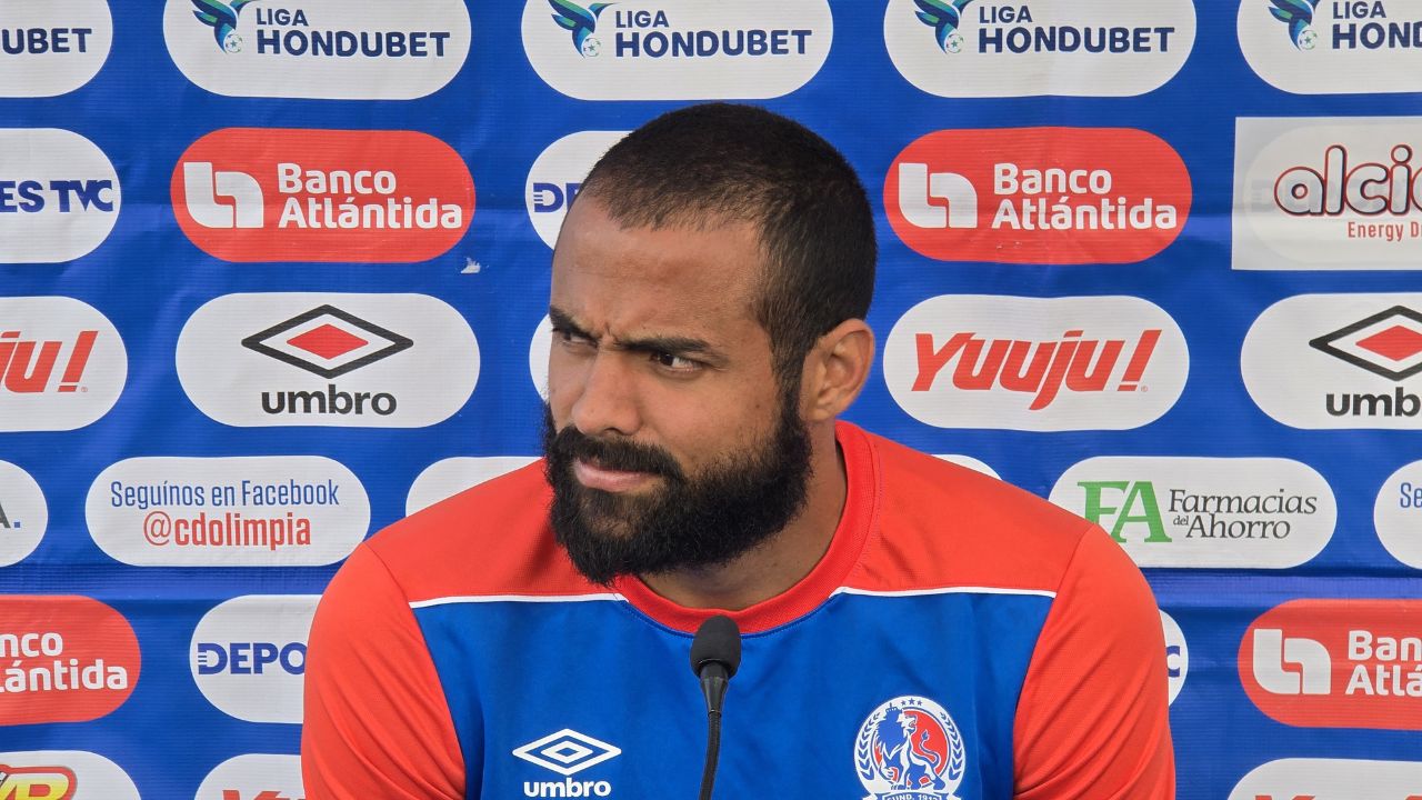 Edrick Menjívar confirma oferta para salir del Olimpia y describe su pensar de Espinel