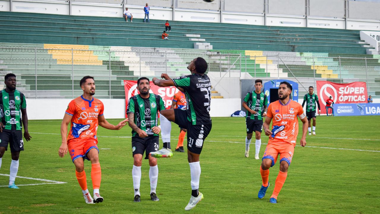 Juticalpa suma de tres en el torneo ante un Lobos UPN en crisis