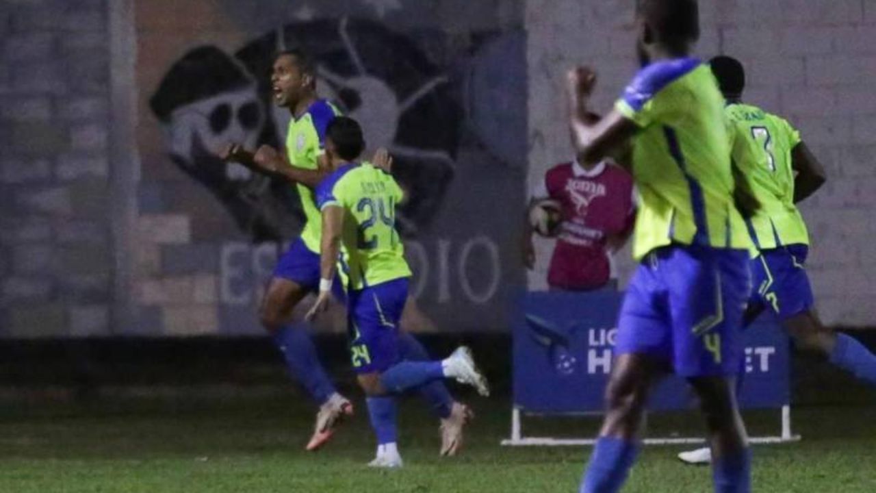 Olancho FC sorprende a Motagua y se lleva el triunfo tras heroica remontada