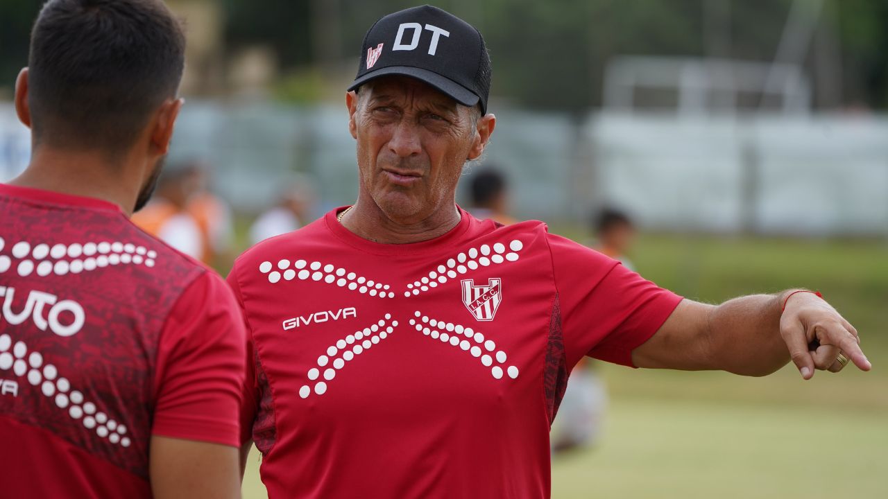 Pedro Troglio debutó con derrota en el Instituto de Argentina