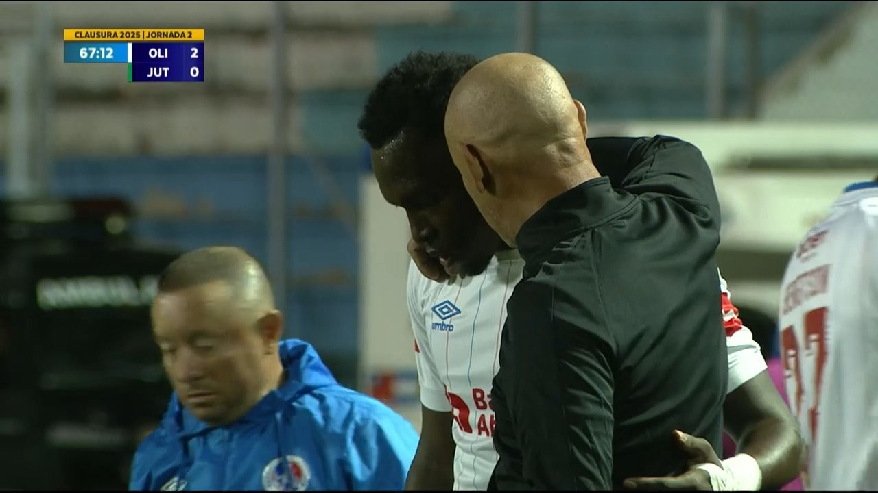 Alberth Elis debuta con el Olimpia tras superar su lesión en la cabeza