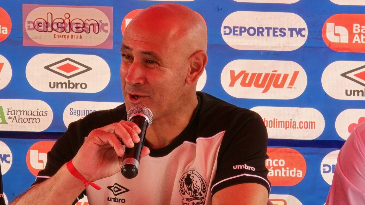 Eduardo Espinel anuncia su primera decisión como entrenador del Olimpia y cuántos fichajes hará