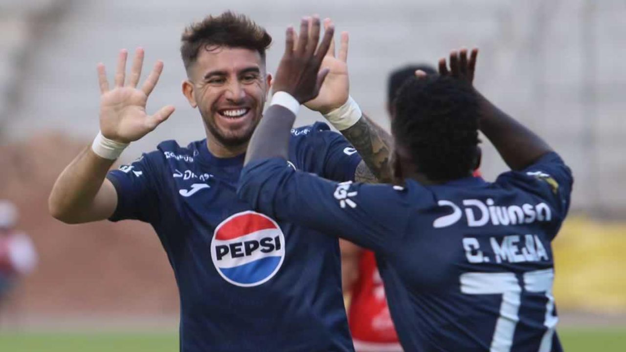 Motagua estrena su corona con una goleada incluida ante la Real Sociedad