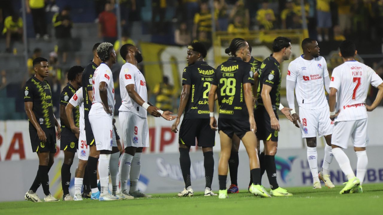 Real España se queda con el Clásico ante el Olimpia y firma primera derrota de Espinel