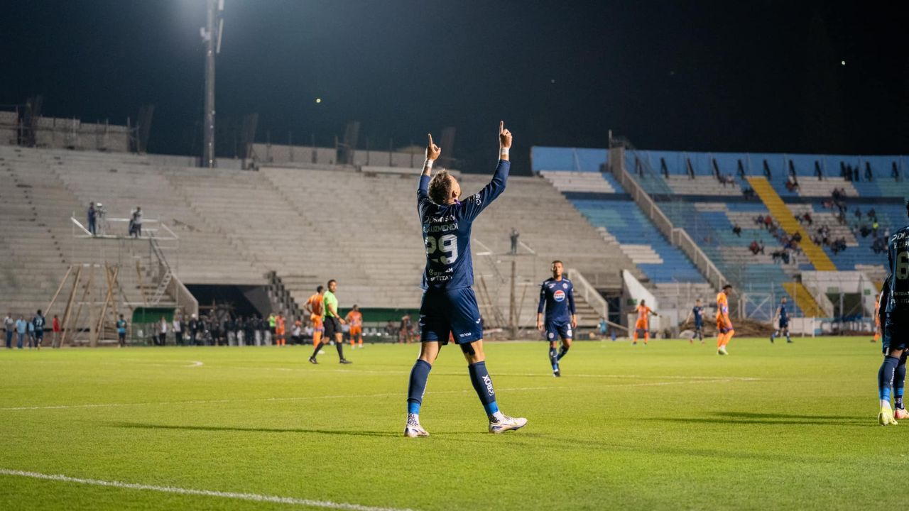 Motagua humilló a Lobos UPN con Hat Trick de Rodrigo Auzmendi incluido