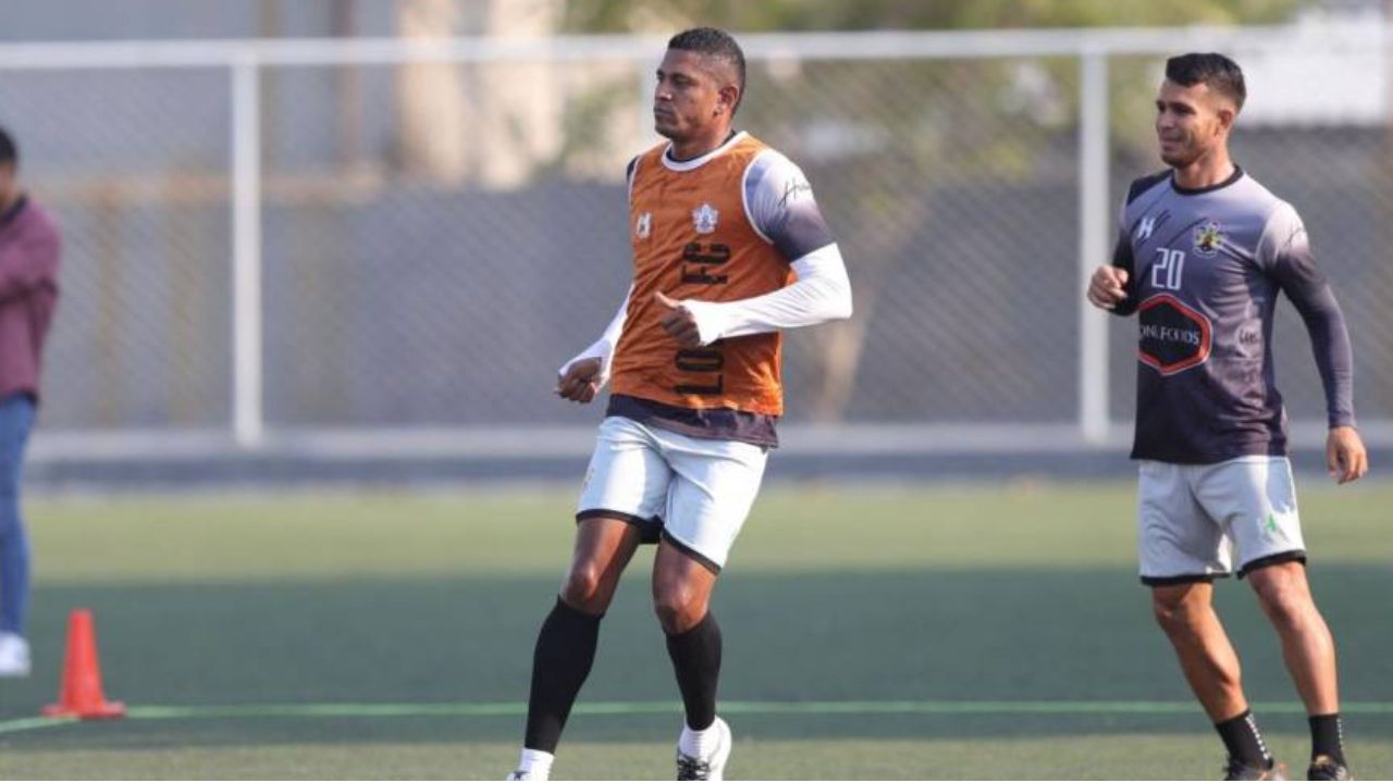 Carlo Costly toma decisión final sobre su carrera como futbolista profesional