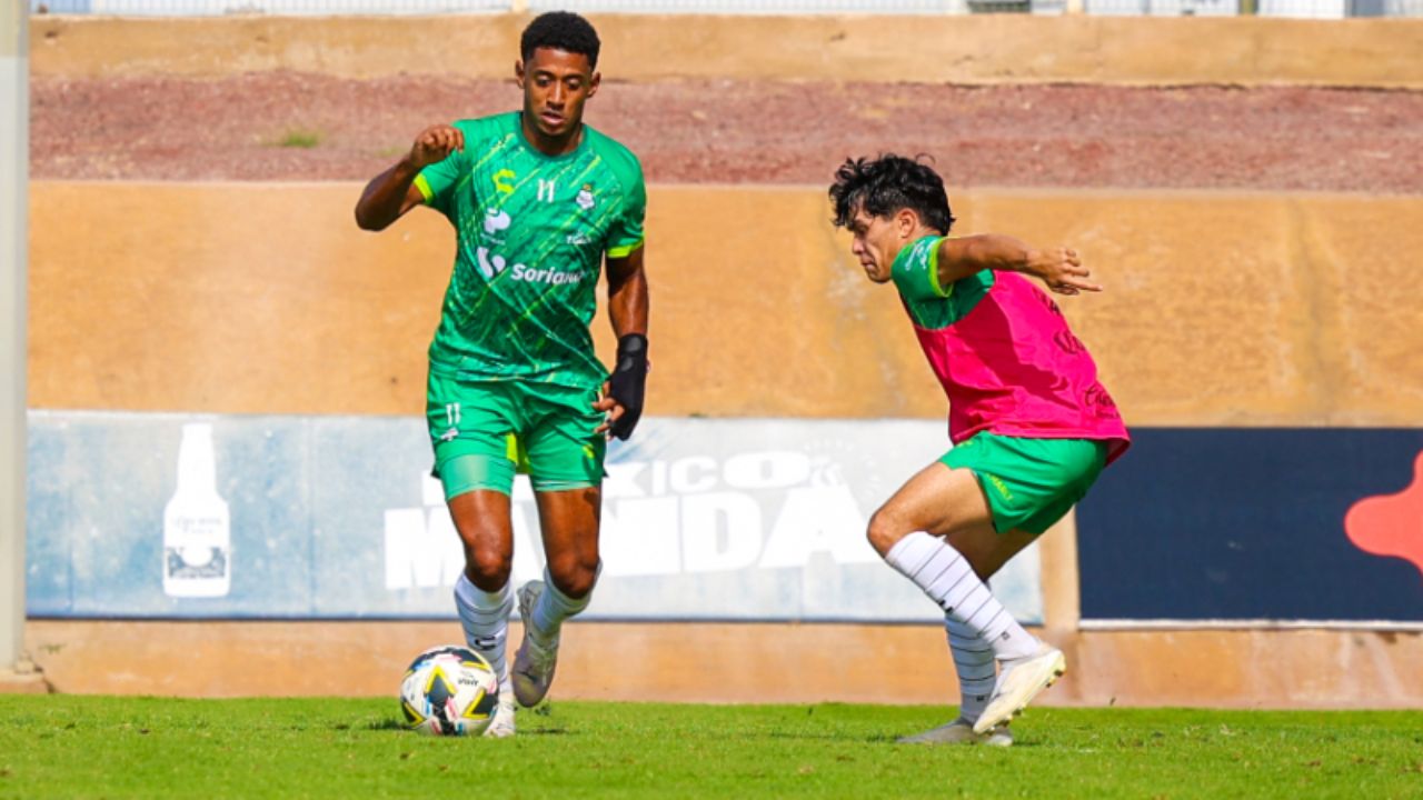 Compañero del Choco Lozano en el Santos Laguna decide retirarse  con solo 25 años