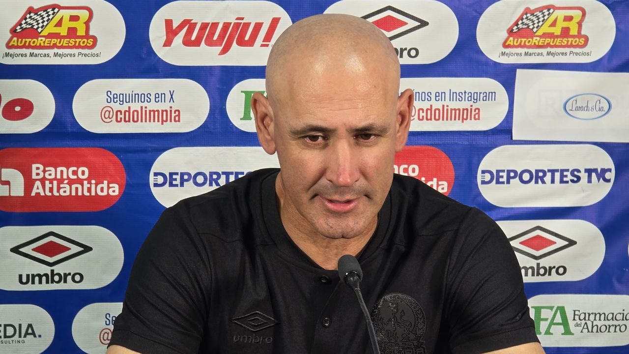 Eduardo Espinel no se explica como Jorge Álvarez sigue en el fútbol hondureño