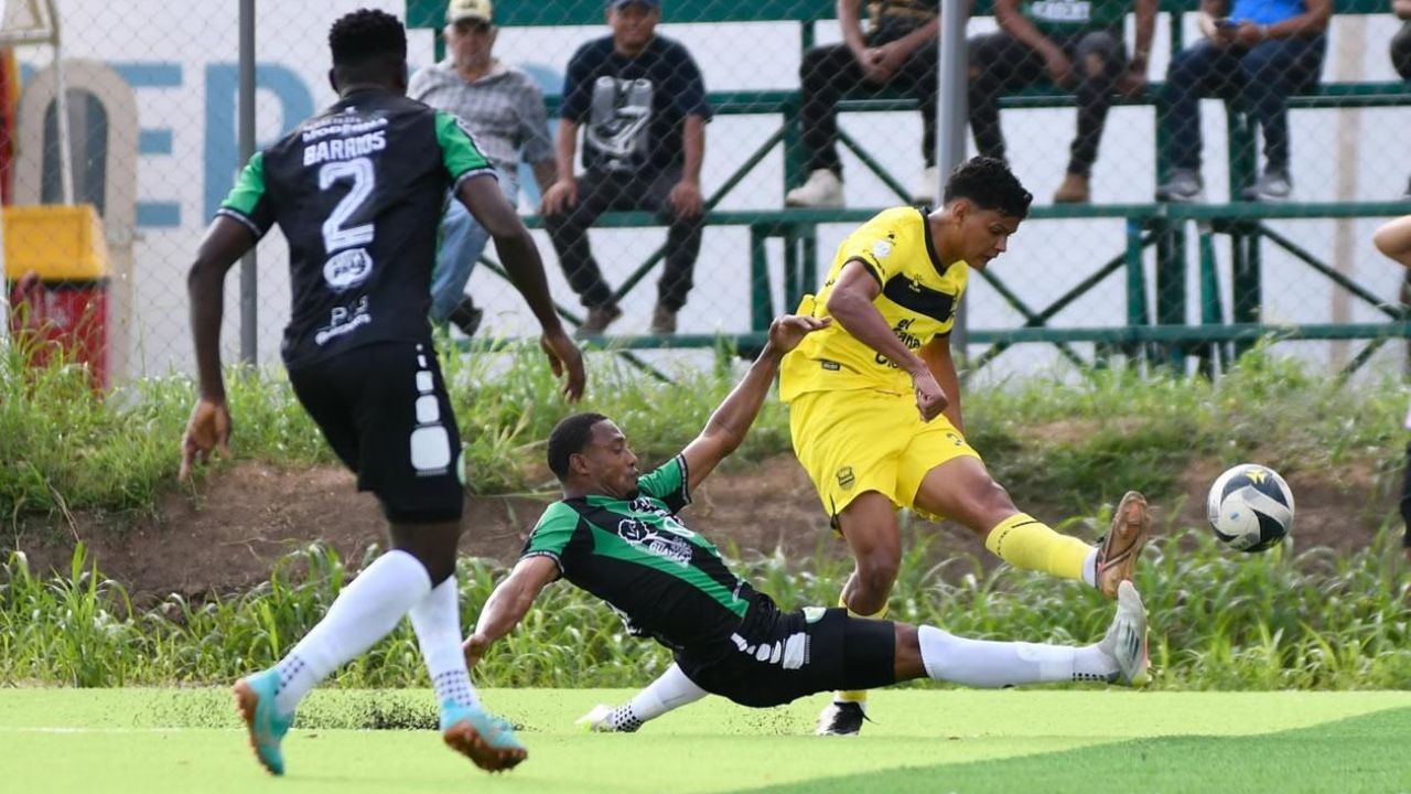 Real España resiste ante Juticalpa FC y suma tres puntos de oro en Olancho