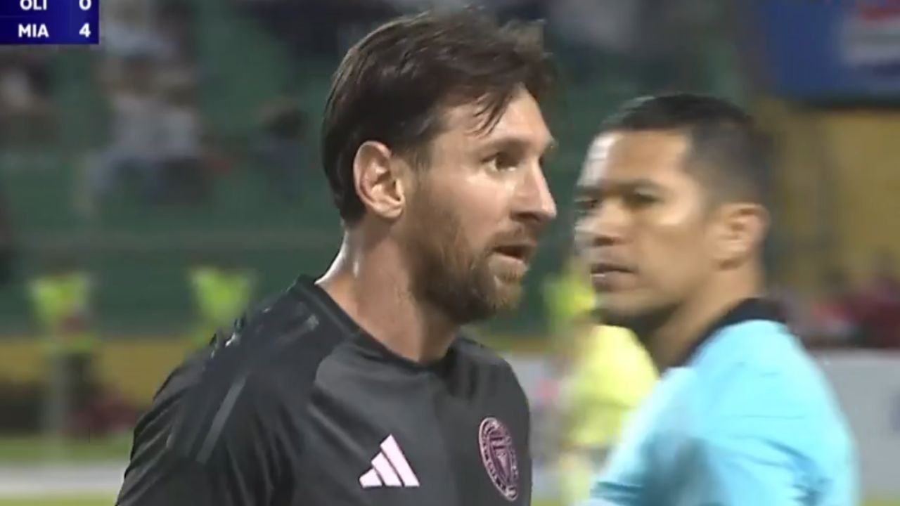 Lionel Messi se despide de los aficionados hondureños en el estadio Olímpico Metropolitano