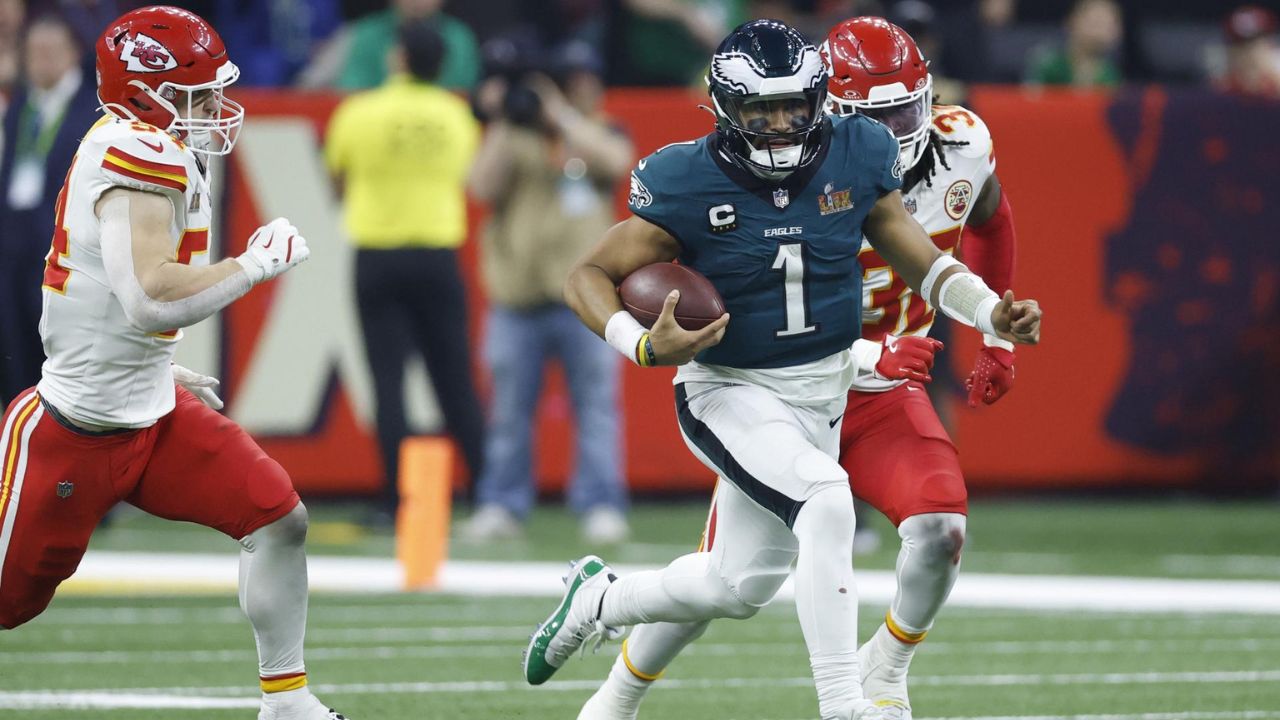 Philadelphia Eagles gana el SuperBowl tras humillar a Kansas City Chiefs