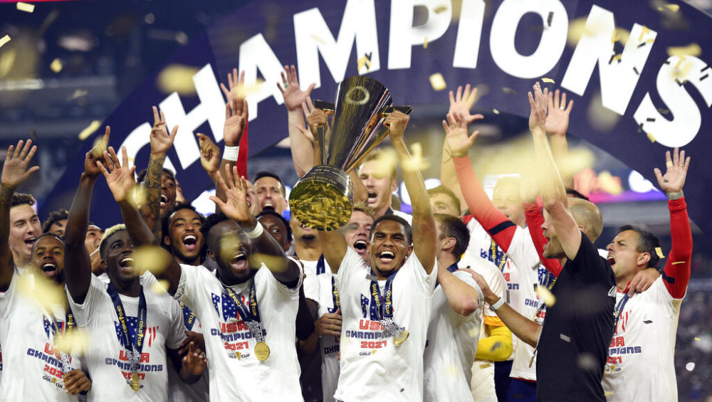 La selección de estados Unidos levantado su trofeo de Copa Oro obtenido en el año 2021