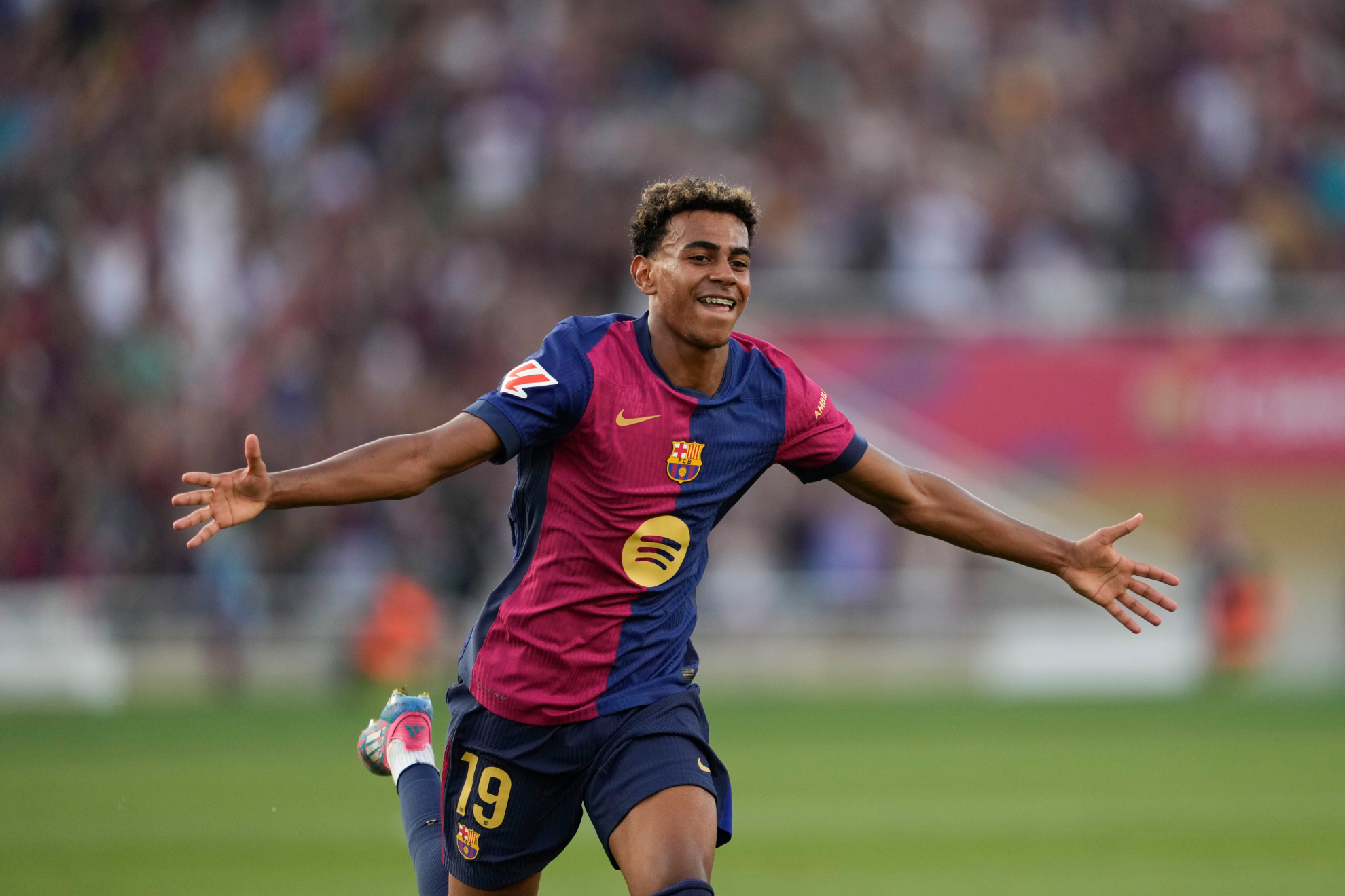 Lamine Yamal haciendo la celebración