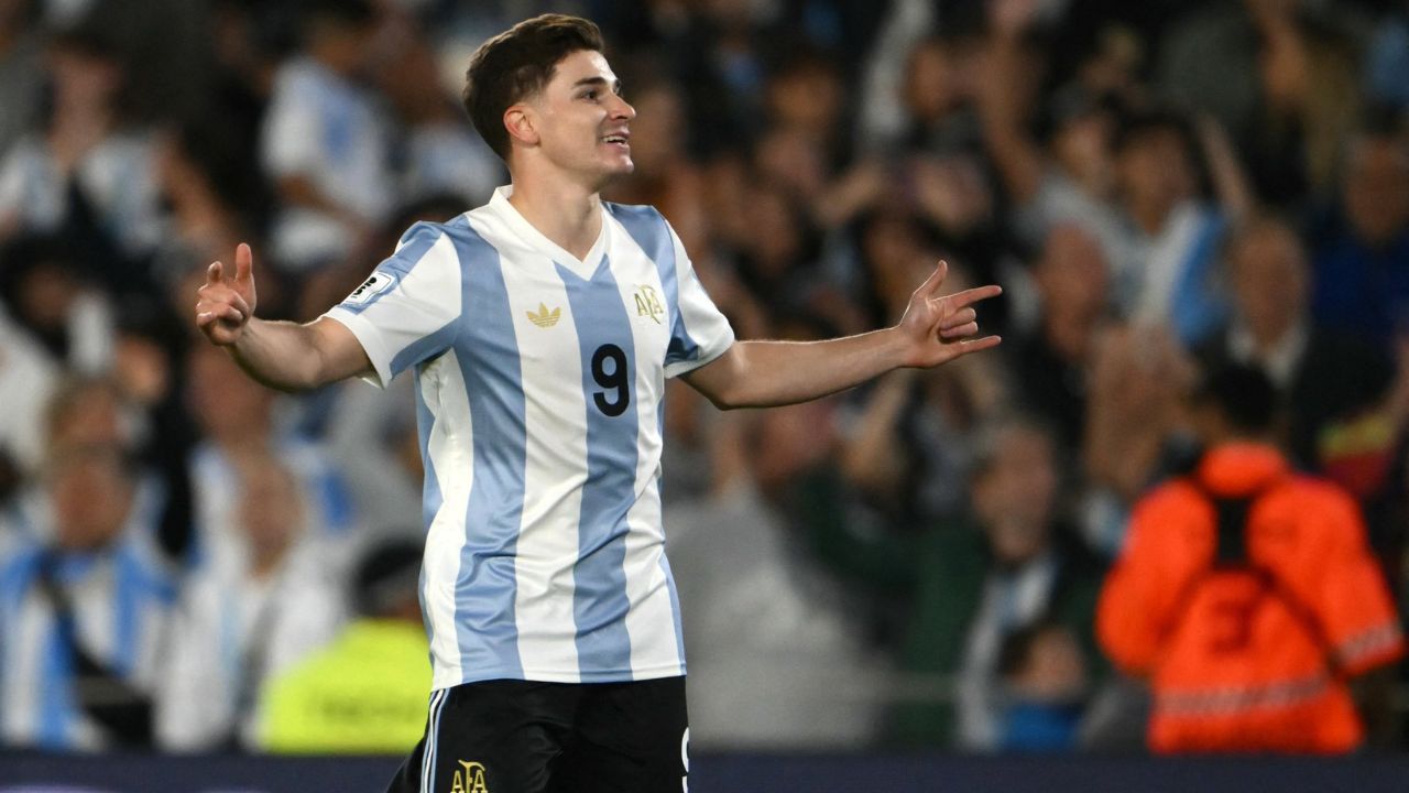 Argentina celebra su boleto al Mundial goleando a Brasil en el Monumental