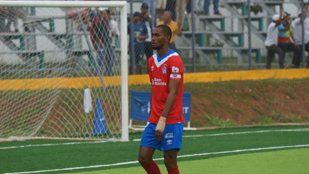 Olimpia le remontó al Juticalpa en histórico partido de Jerry Bengtson