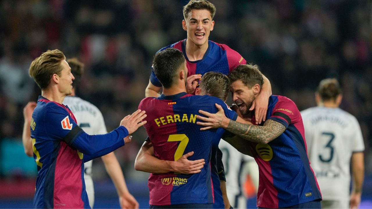 Barcelona no pierde ritmo y golea al Osasuna para seguir como líder