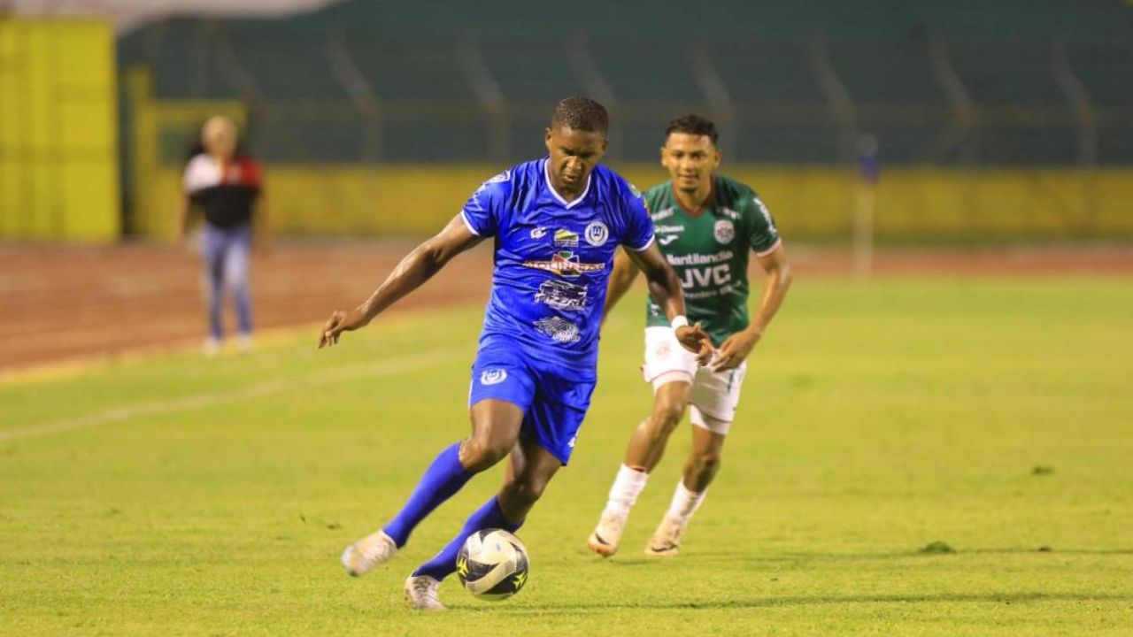 Brayan Beckeles habla sobre el regreso de Romell Quioto con la Selección