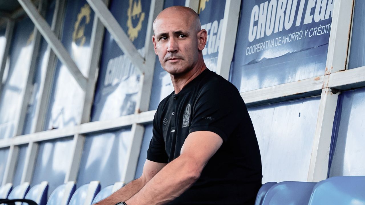 Eduardo Espinel sufre inesperado problema previo al partido Olimpia vs Olancho FC