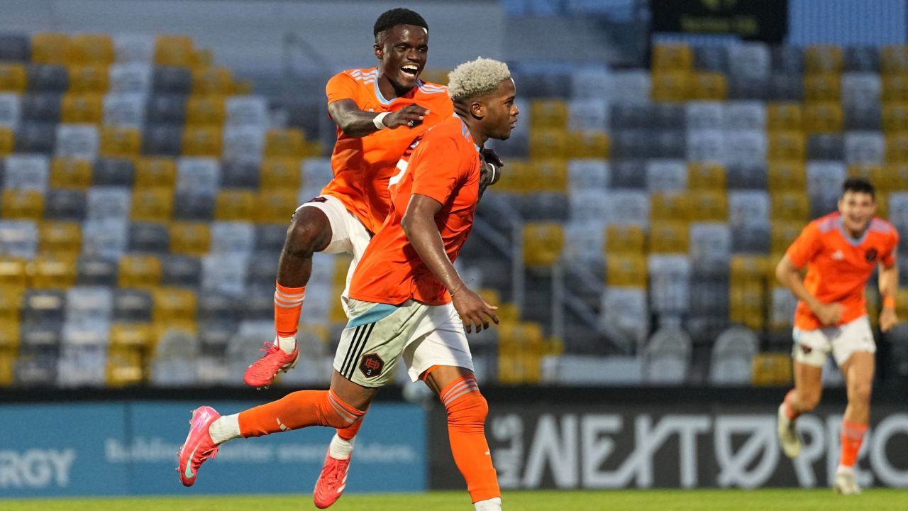 Exon Arzú reaparece con golazo en el Houston Dynamo en la MLS Next Pro