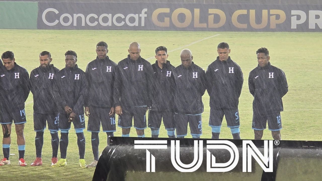 Narradores de TUDN ponen curioso apodo a jugador de Honduras en partido vs Bermudas