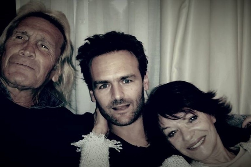 Federico Gatti junto a Hugo Gatti y Nacha