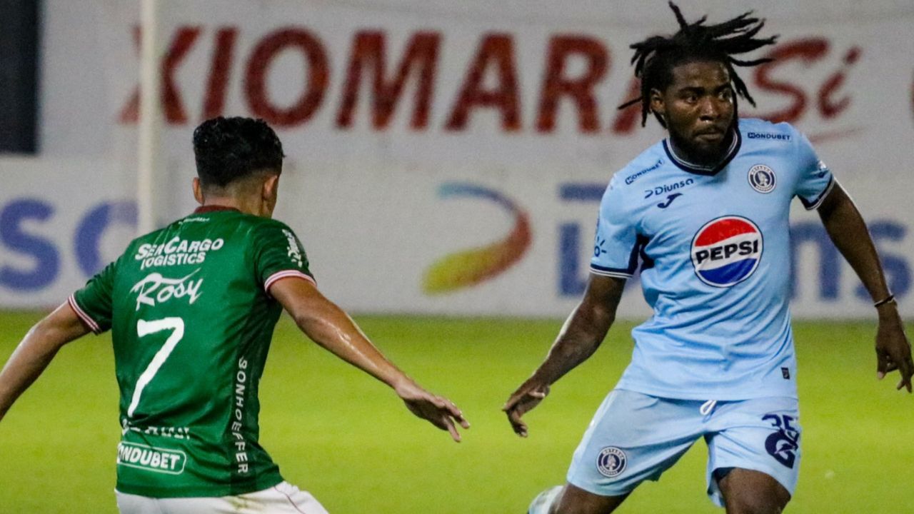 Cristopher Meléndez rompe el silencio tras recibir castigo por gesto obsceno