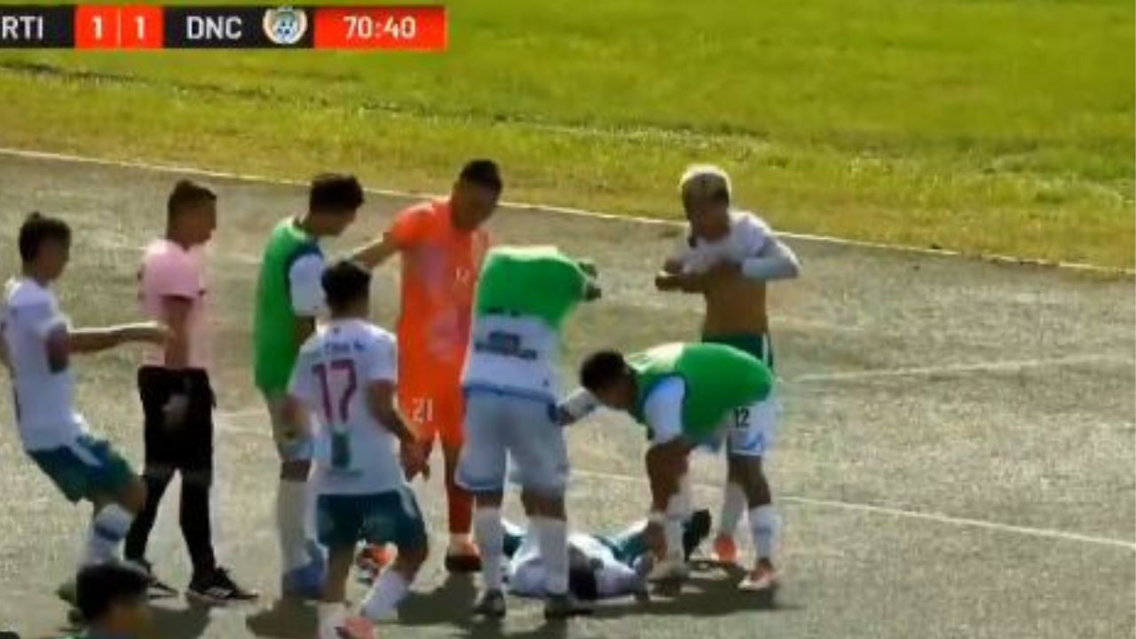 Muere futbolista tras chocar contra un portero en el fútbol de Perú