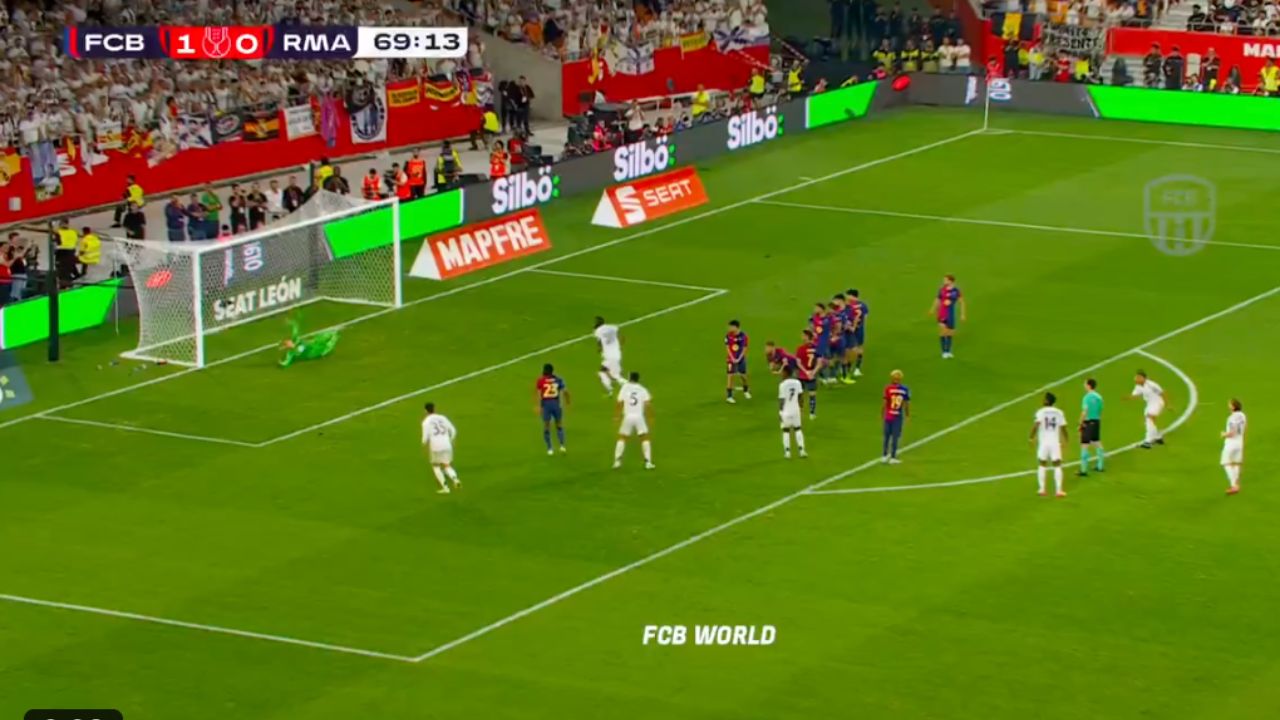 Así fue el golazo de tiro libre de Mbappé en la final de la Copa del Rey