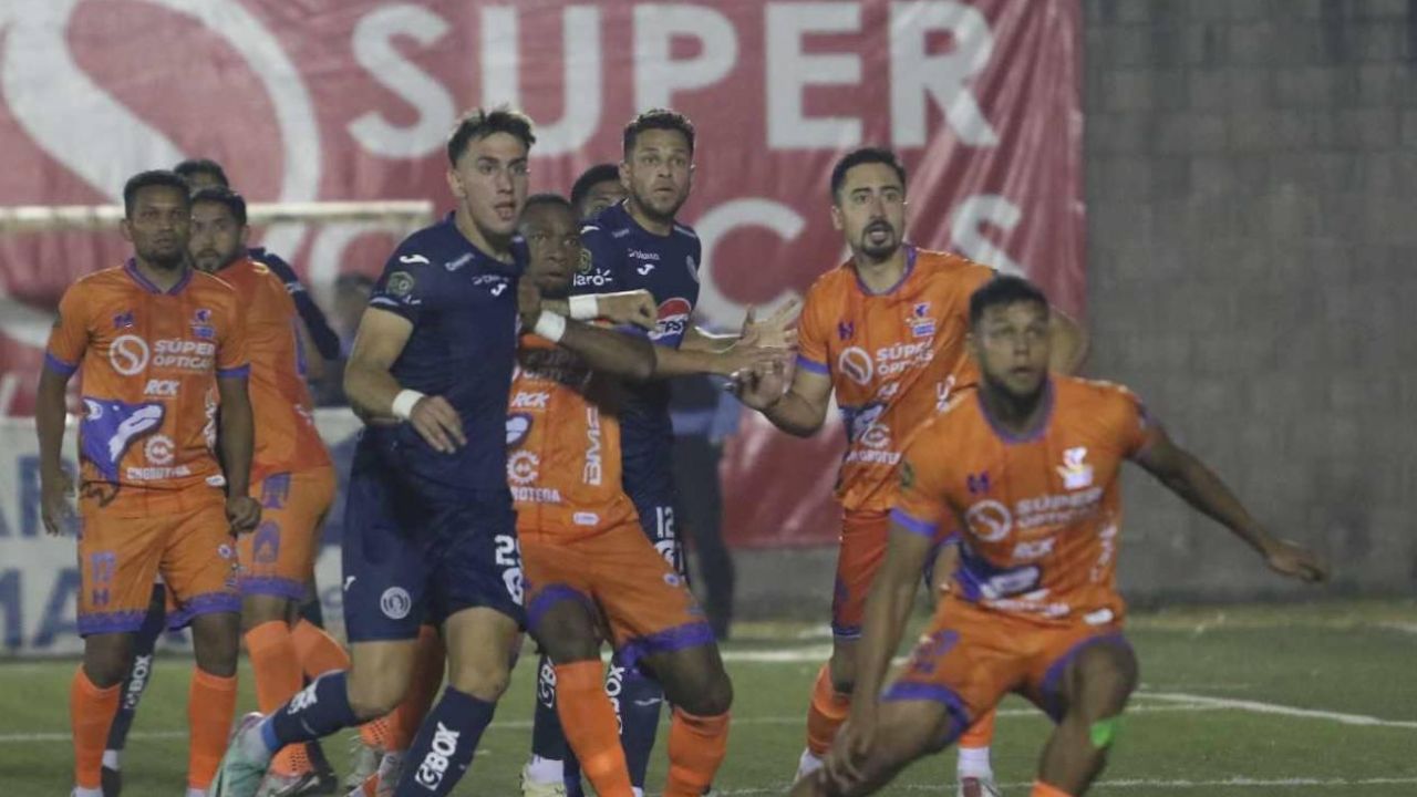 Lobos UPNFM neutraliza a Motagua y saca puntos de oro para salvar categoría