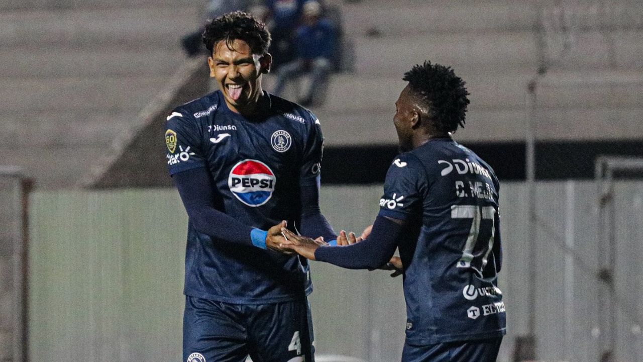 Luis Vega expone sus ofertas para dejar el Motagua en el próximo torneo