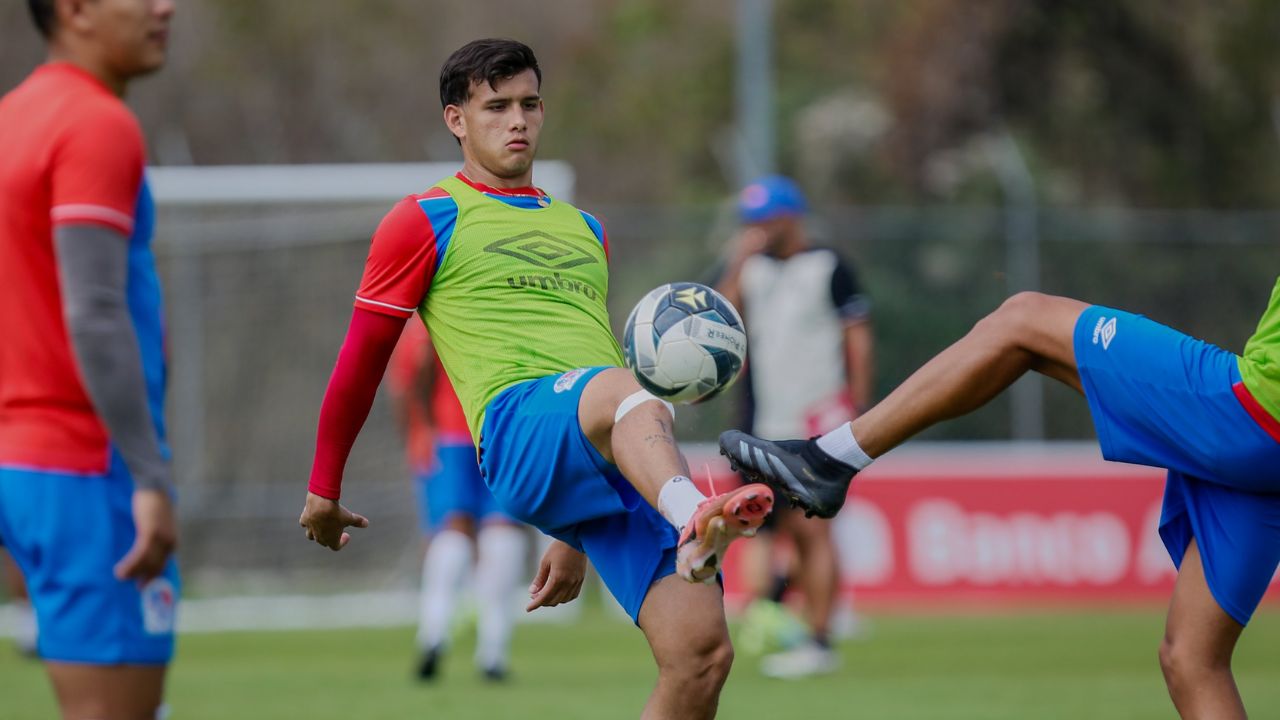 André Orellana revela cuánto tardó en convencer a Troglio para incorporarlo al Olimpia
