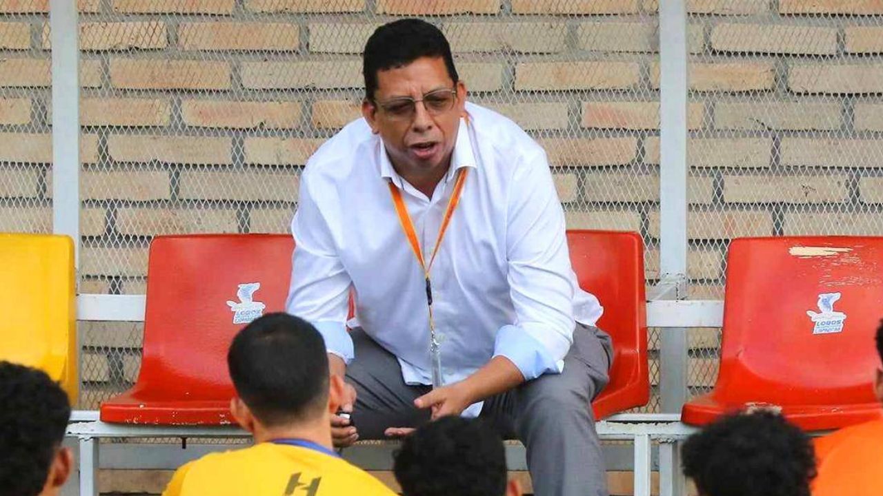 Darío Cruz ironiza sobre los jugadores prestados del Olimpia y Motagua en los Lobos UPN