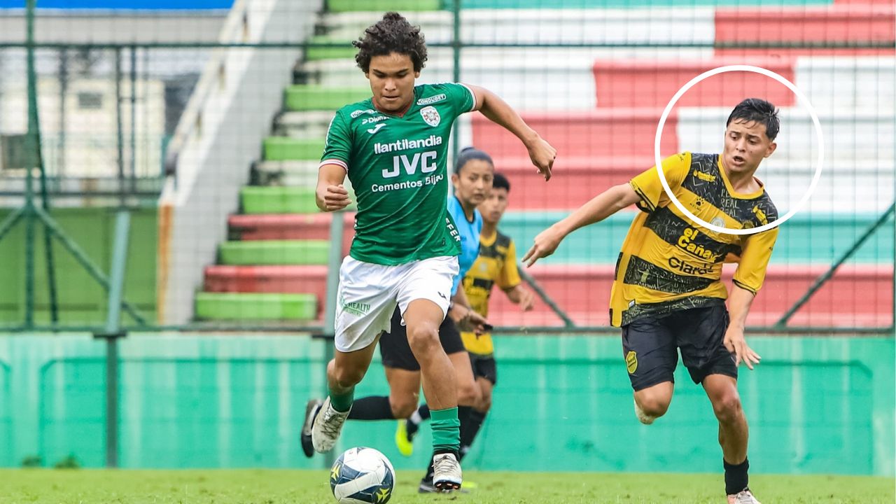 Hermano de Jhow Benavídez anota un golazo de tiro libre en clásico