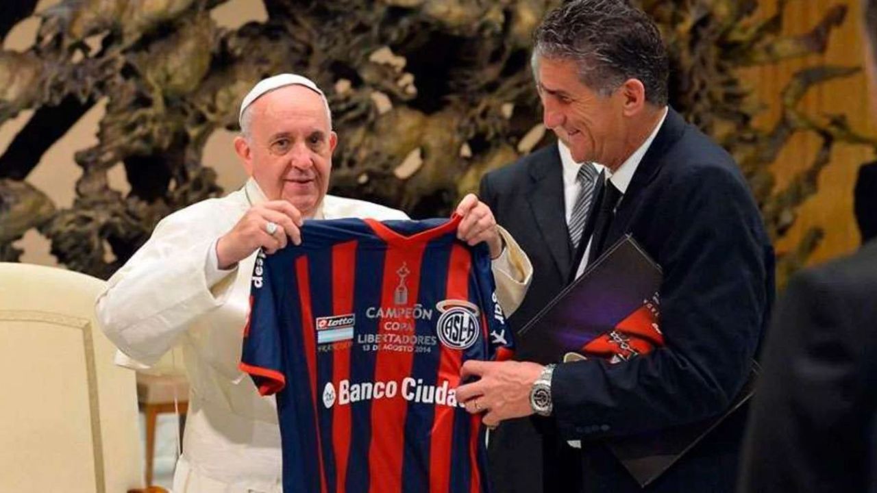Liga de Argentina suspende todos sus partidos tras fallecimiento del papa Francisco