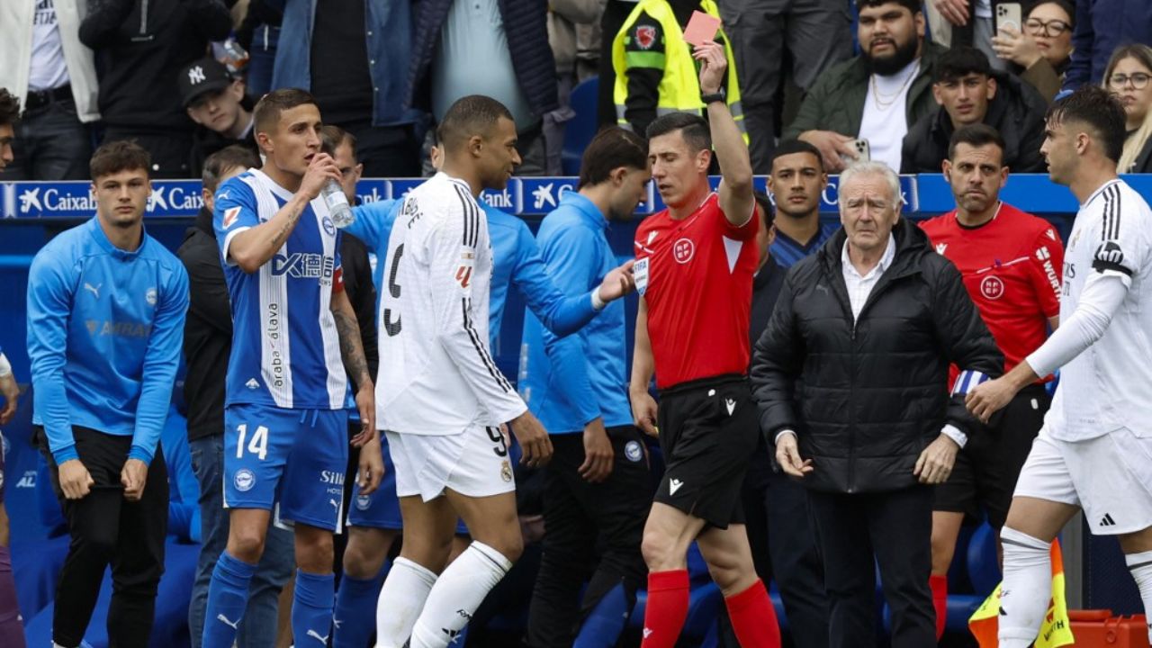 Mbappé toma decisión con sus compañeros tras su expulsión en partido de Real Madrid