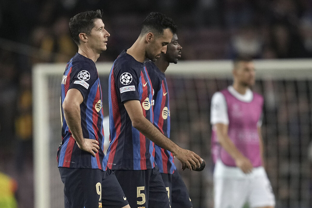 Jugadores de Barcelona desconsolados
