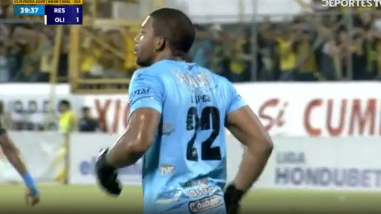 El tremendo error de Buba López en gol de Julián Martínez