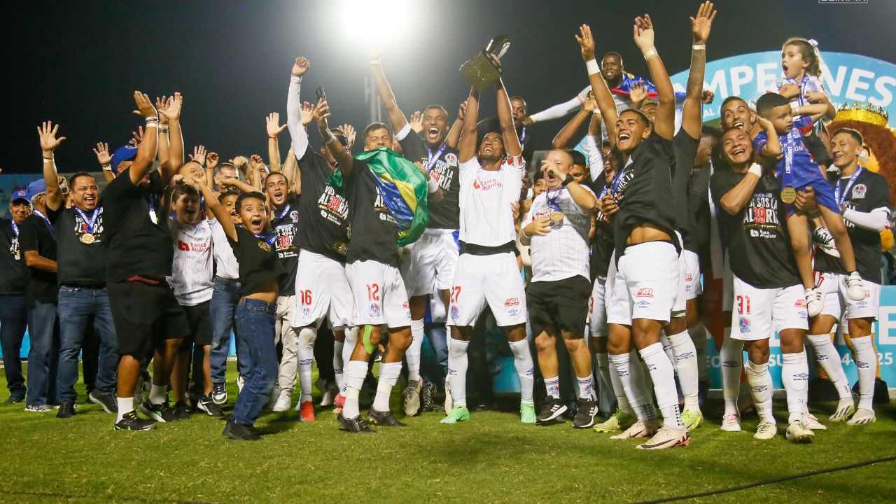 Dos figuras del Olimpia piden salir al extranjero tras alzar título 39