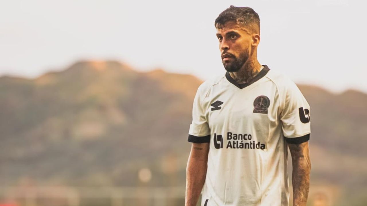 Gabriel Araujo da pista sobre su futuro tras finalizar contrato con Olimpia
