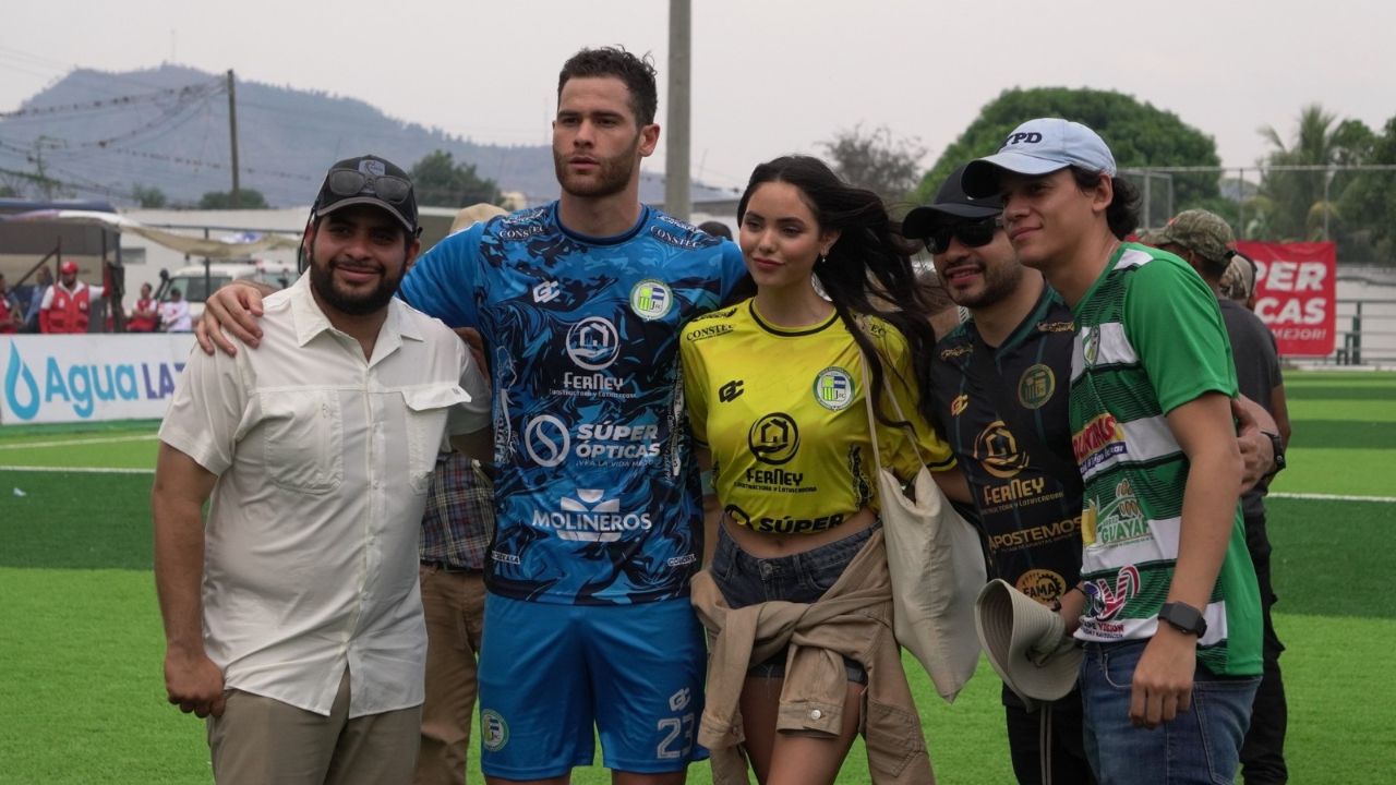 Novia de Kike Facussé acaparó miradas en el Juticalpa vs Real Sociedad