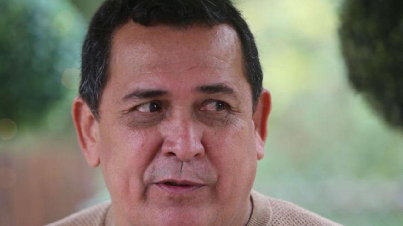 Nahúm Espinoza sorprende con su regreso a los banquillos en Honduras