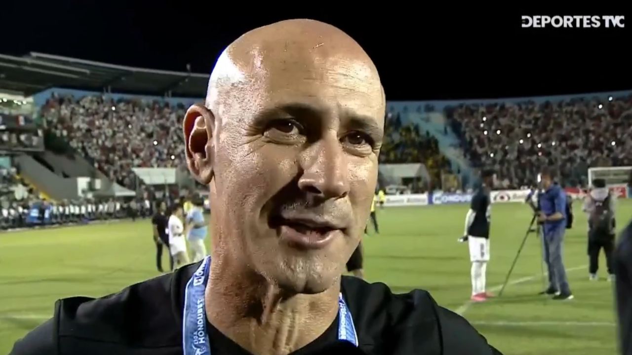 Así fue la emotiva reacción de Eduardo Espinel tras coronarse con Olimpia