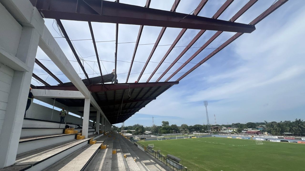 Histórico estadio hondureño comienza una importante reparación
