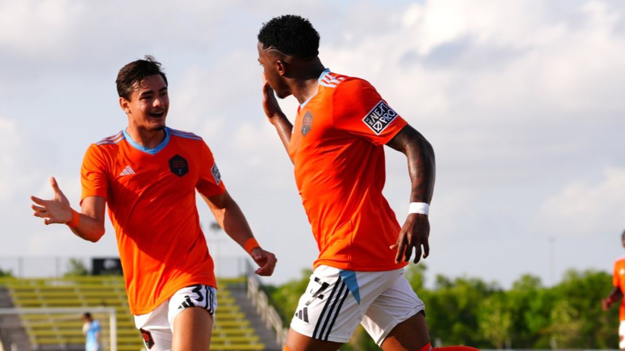 Exon Arzu revive en el Houston Dynamo y marca gol en partidos seguidos