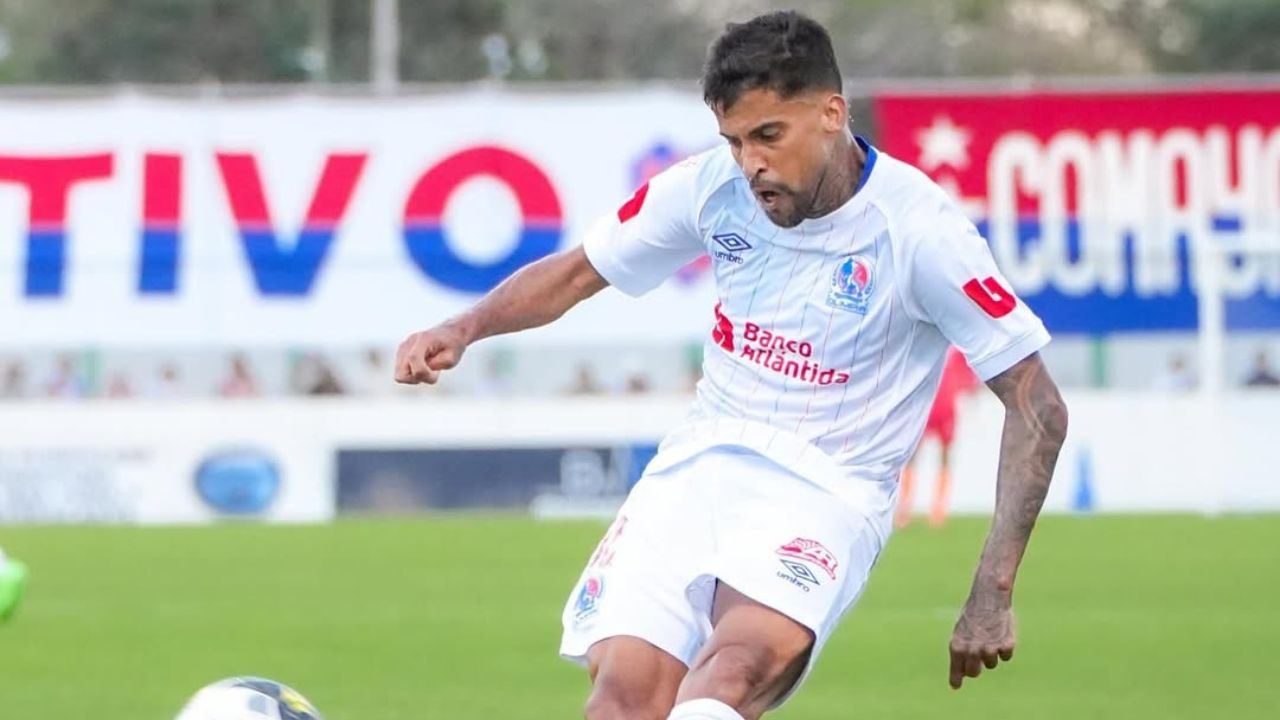 Gabriel Araújo podría definir su futuro tras salida de Olimpia