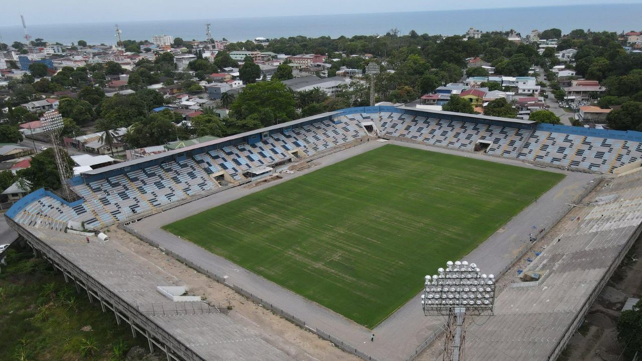 Revelan impactantes imágenes de cómo va la grama híbrida del estadio Ceibeño