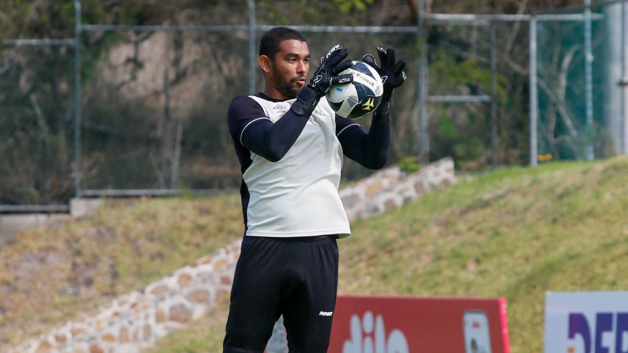 José Mendoza se olvida de Olimpia y tiene club para el Apertura 2025